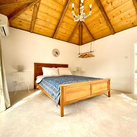 Stylish Vathy Studio With Sea View Bagian luar foto