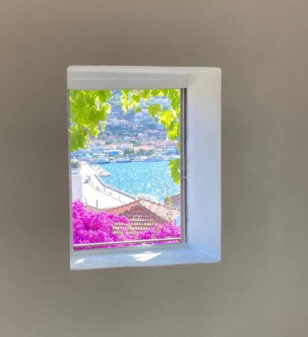 Stylish Vathy Studio With Sea View Bagian luar foto