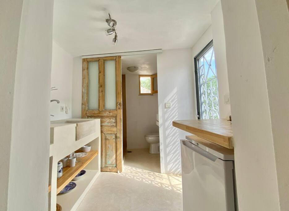 Stylish Vathy Studio With Sea View Bagian luar foto