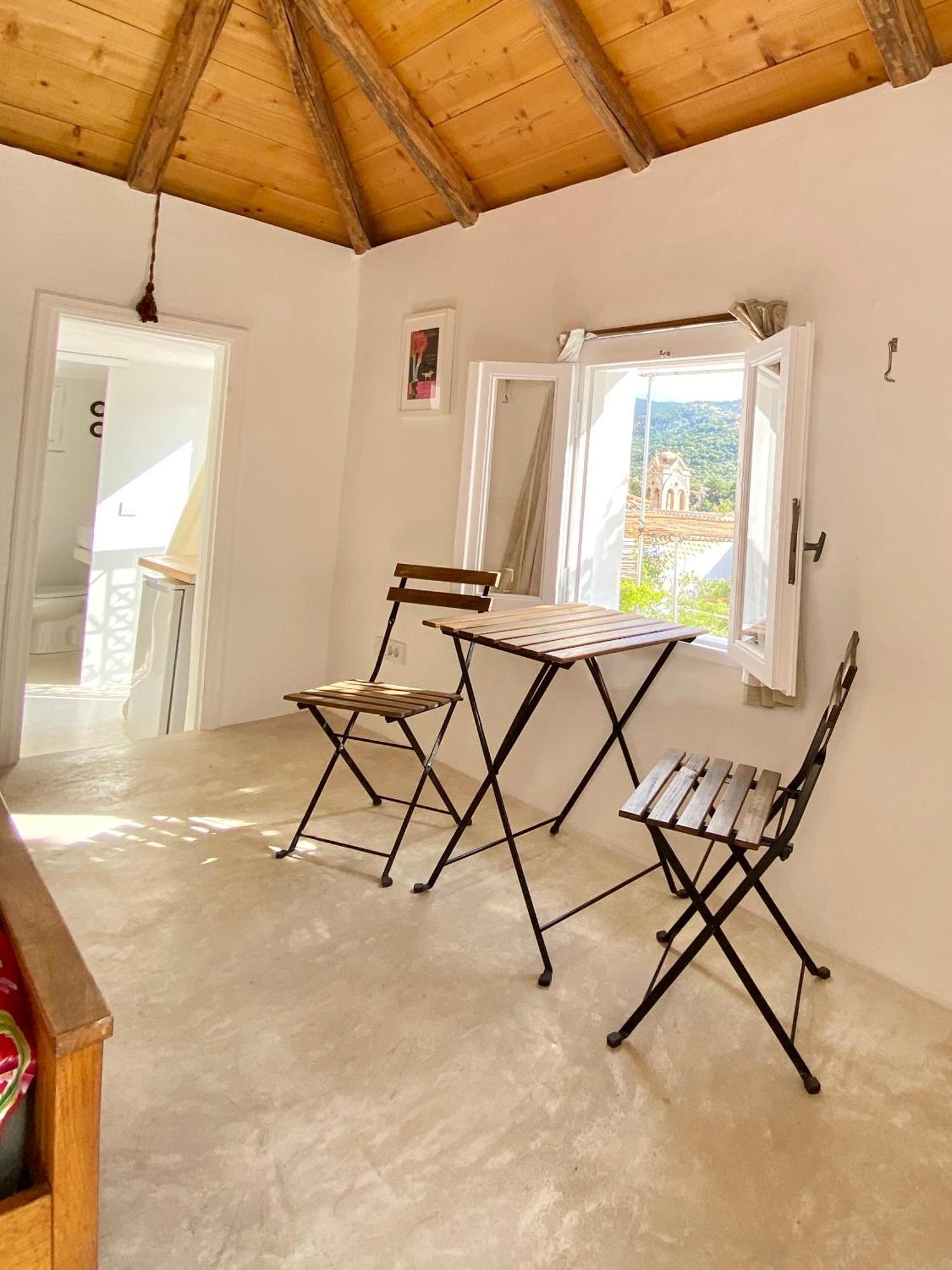 Stylish Vathy Studio With Sea View Bagian luar foto