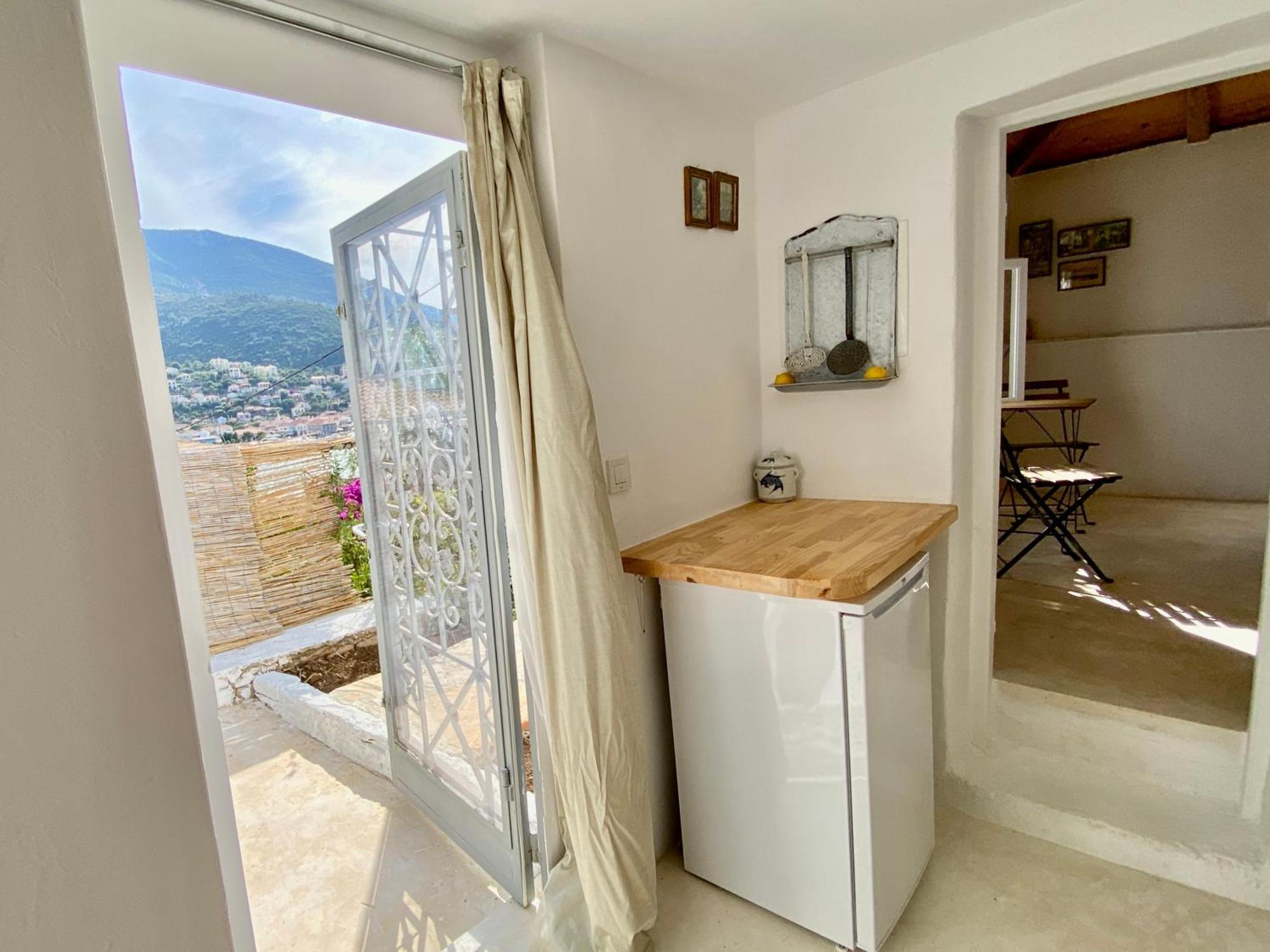 Stylish Vathy Studio With Sea View Bagian luar foto