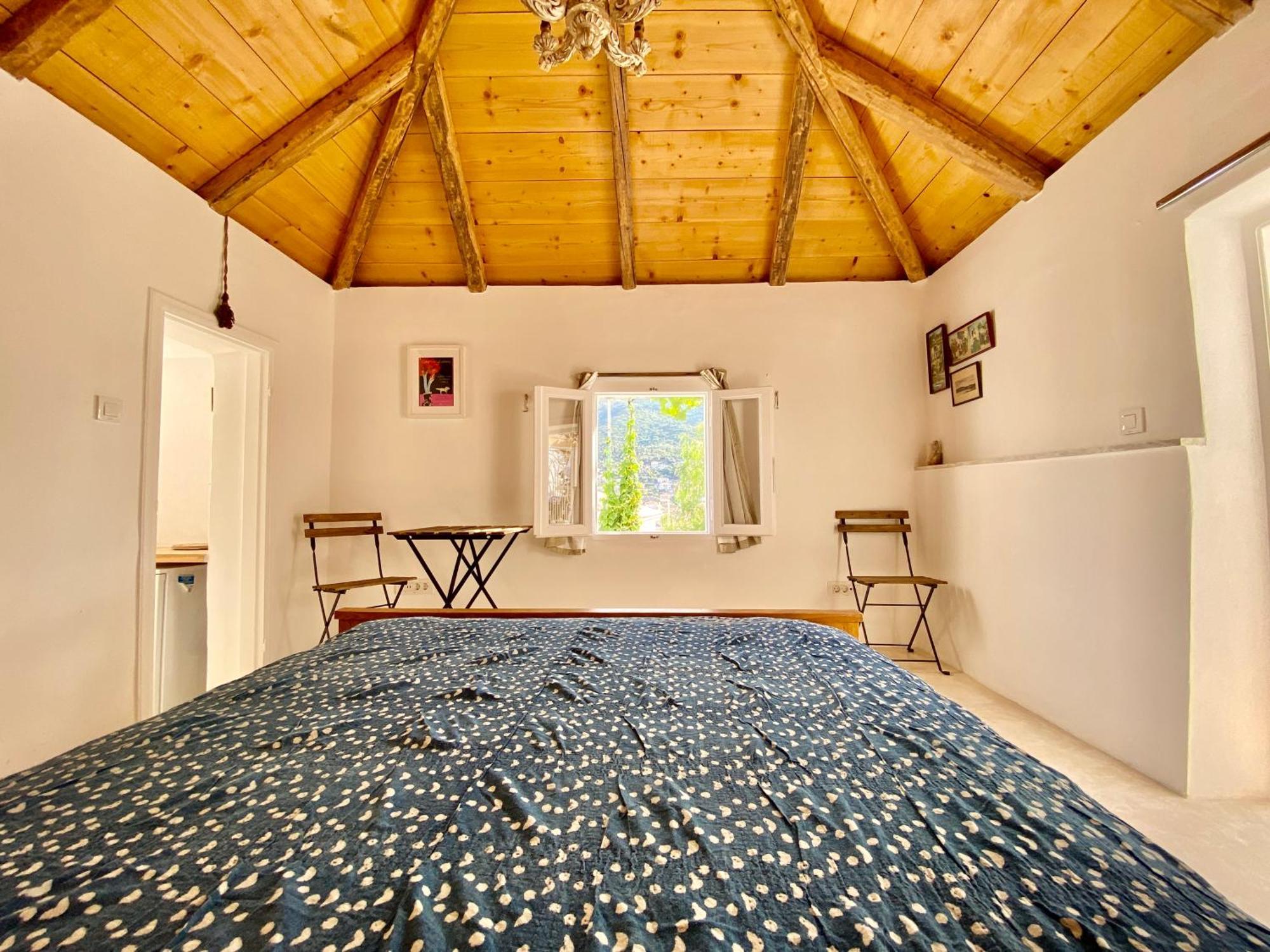 Stylish Vathy Studio With Sea View Bagian luar foto
