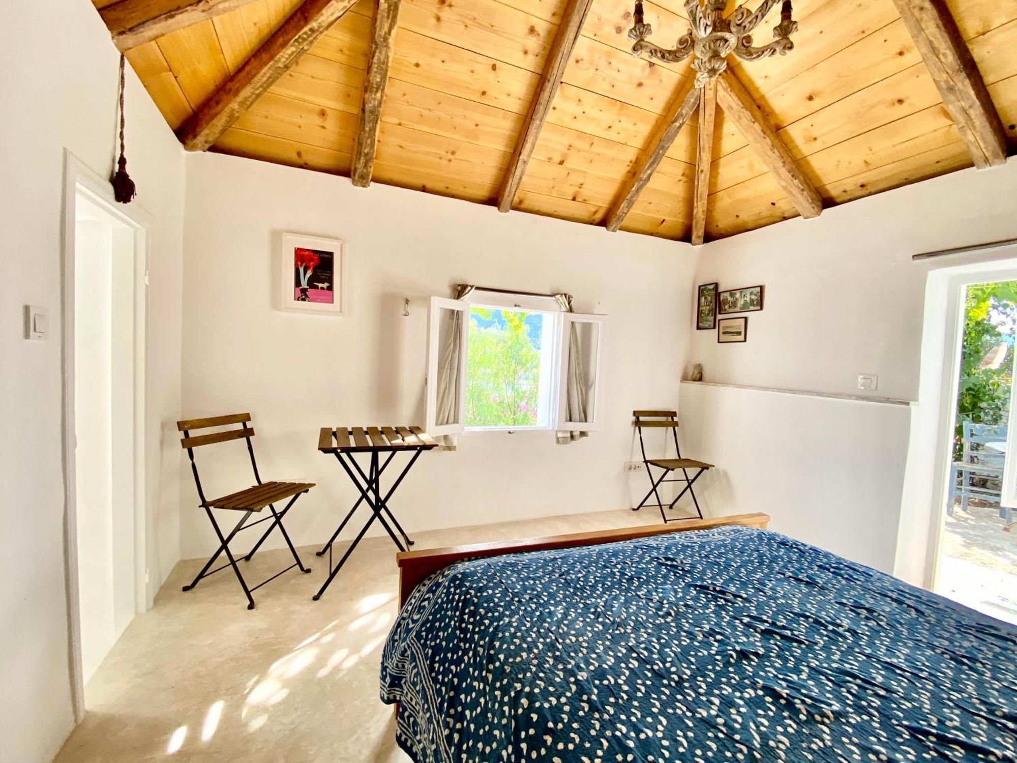 Stylish Vathy Studio With Sea View Bagian luar foto