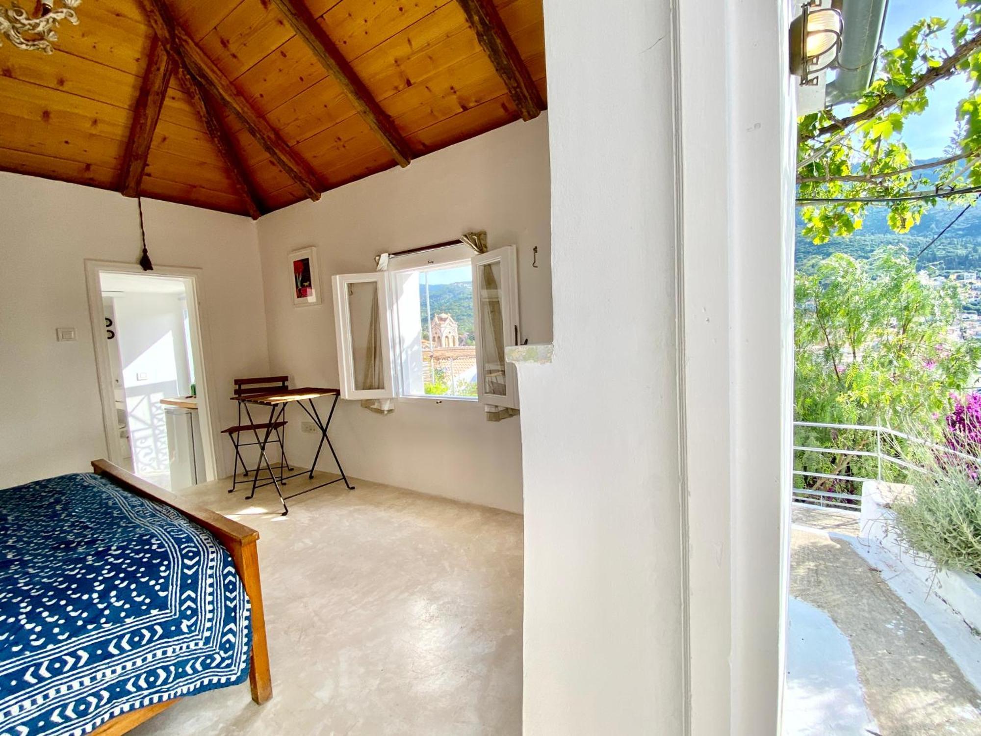 Stylish Vathy Studio With Sea View Bagian luar foto
